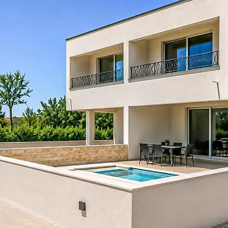 In Holiday home Privlaka (Zadar)